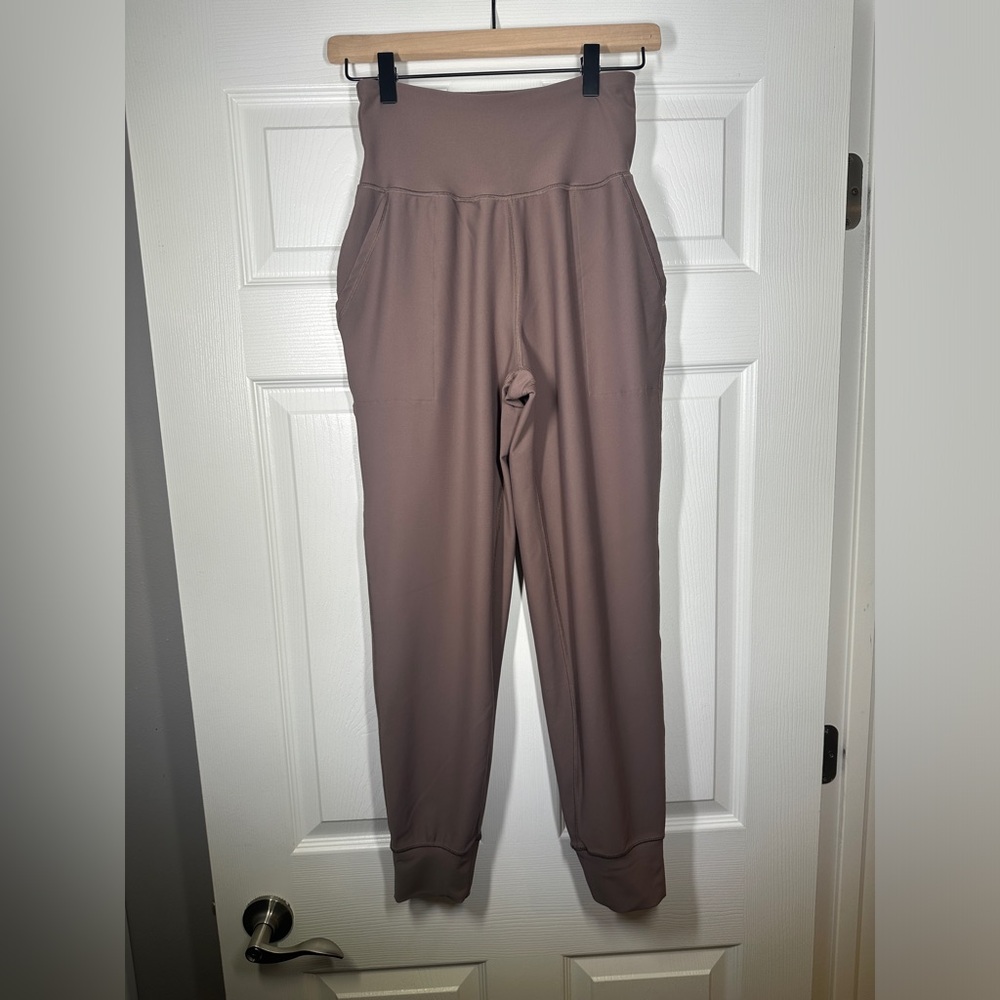 Old Navy Powersoft High Rise Jogger Size Small Color Mauve